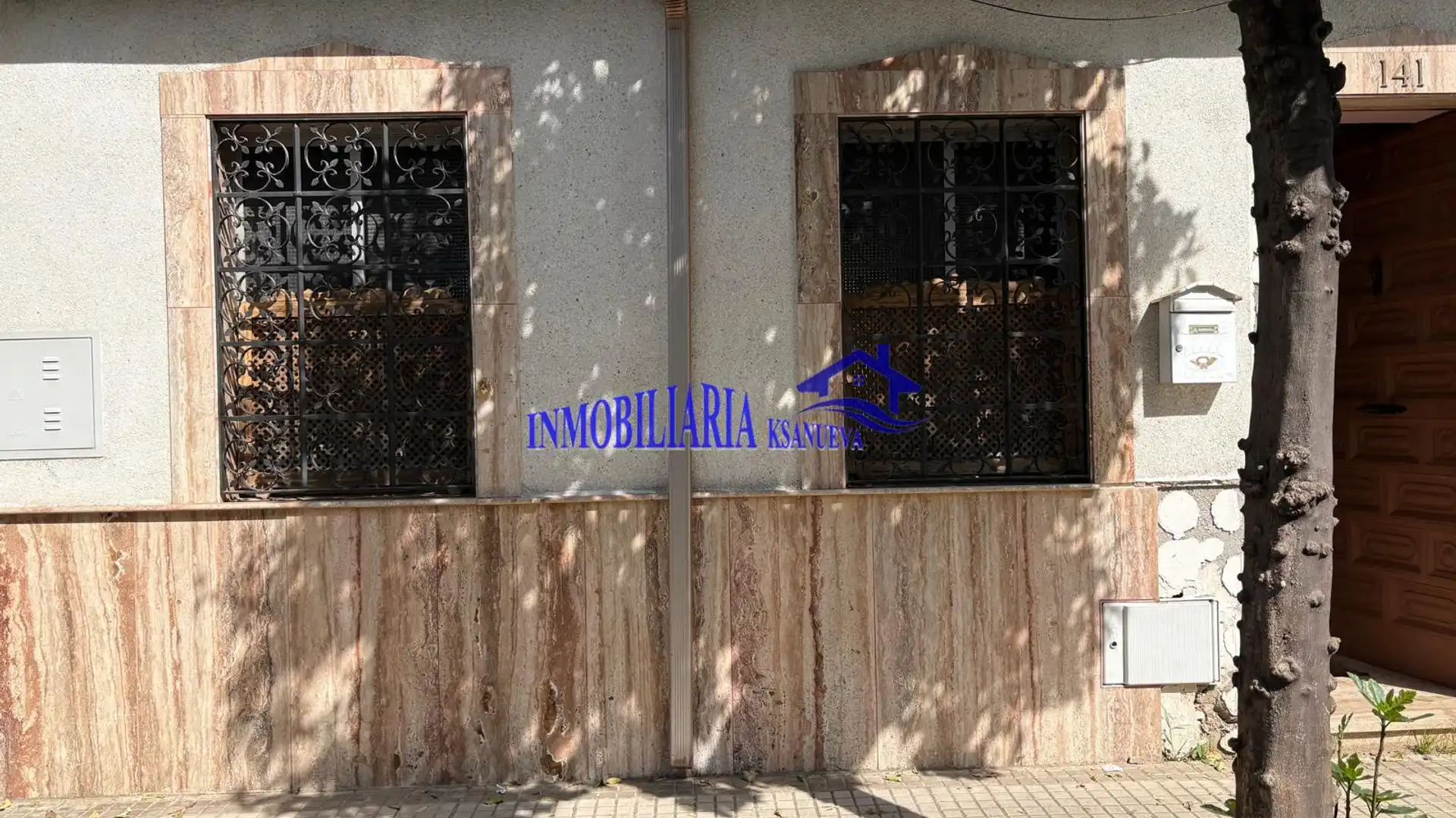 Exterior view of Houses for sale in  Córdoba Capital