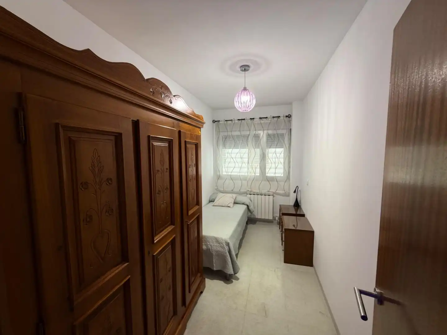 Habitación de Piso de alquiler en Granada con Amueblado