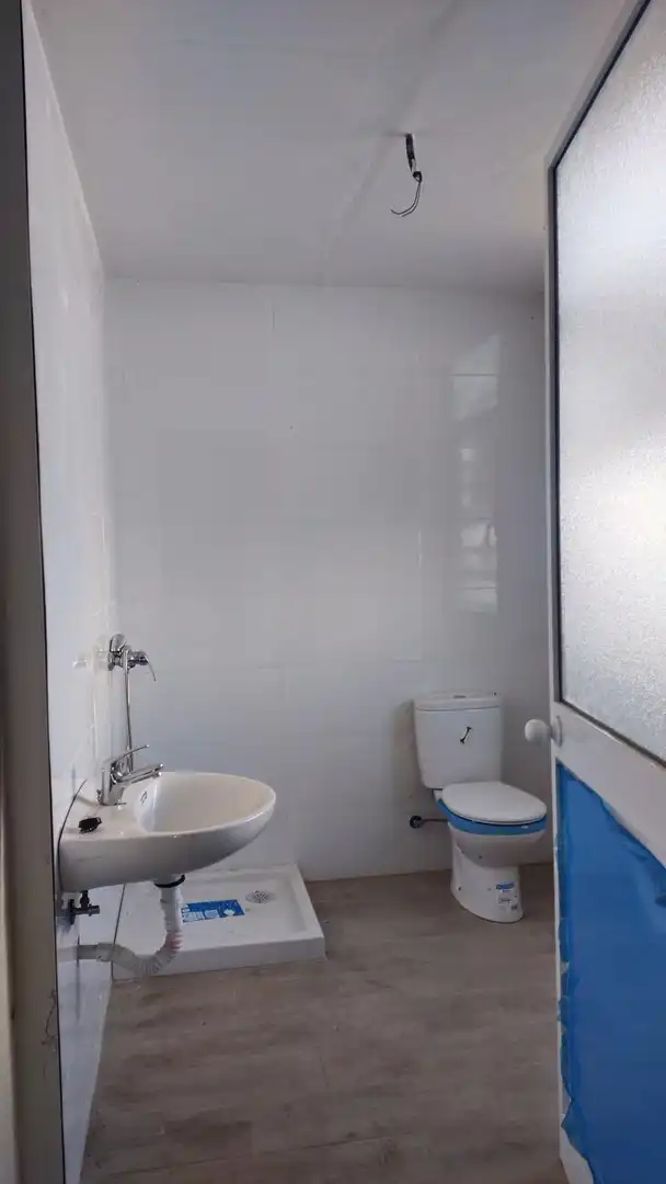 Badezimmer von Fabrikhallen zur Miete in Burguillos