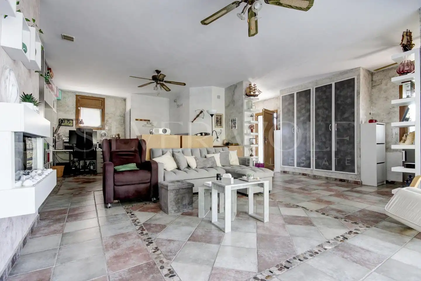 Sala de estar de Casa o chalet en venta en Vallirana con Calefacción, Jardín privado y Parquet