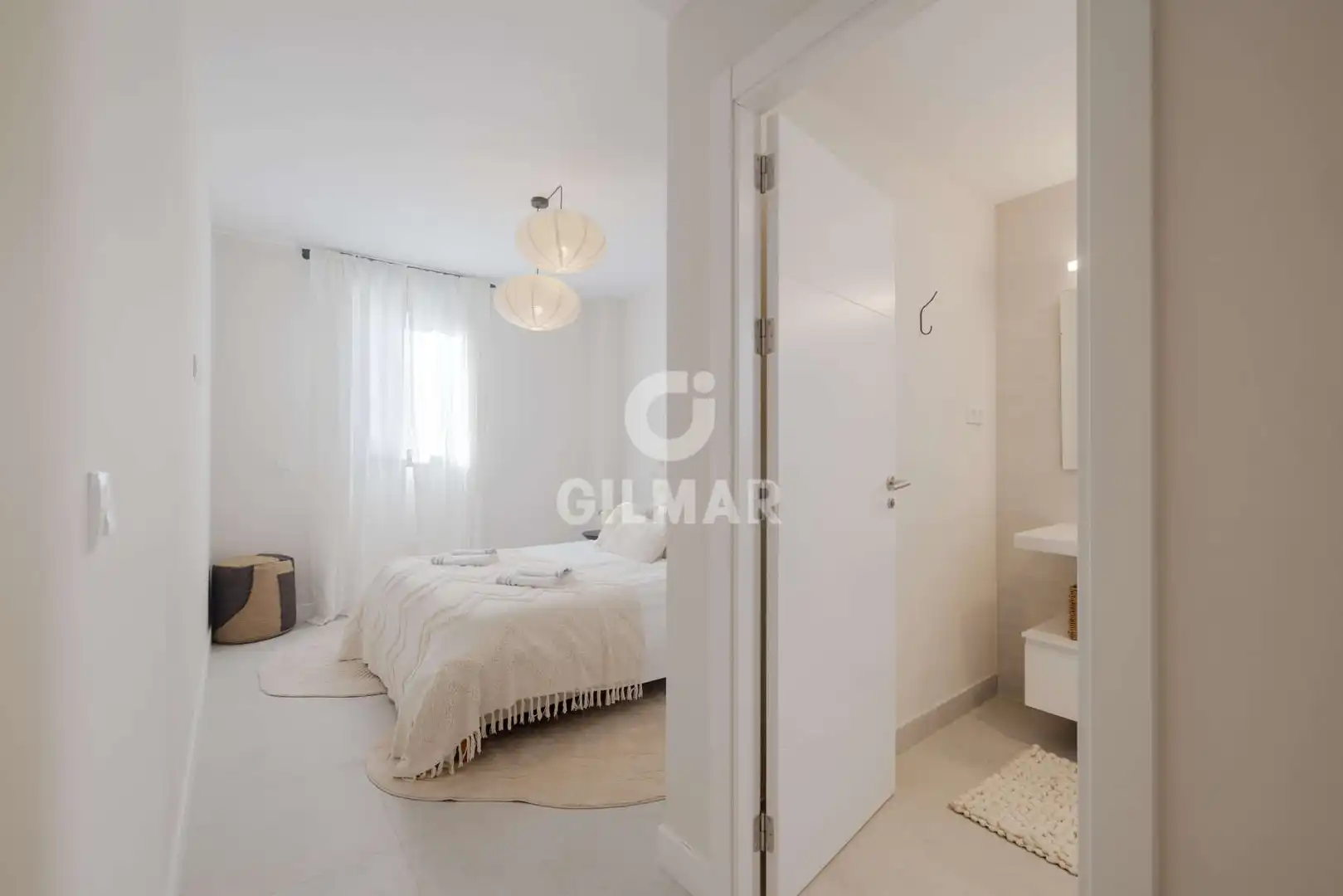 Habitación de Ático en venta en Estepona con Calefacción, Trastero y Piscina