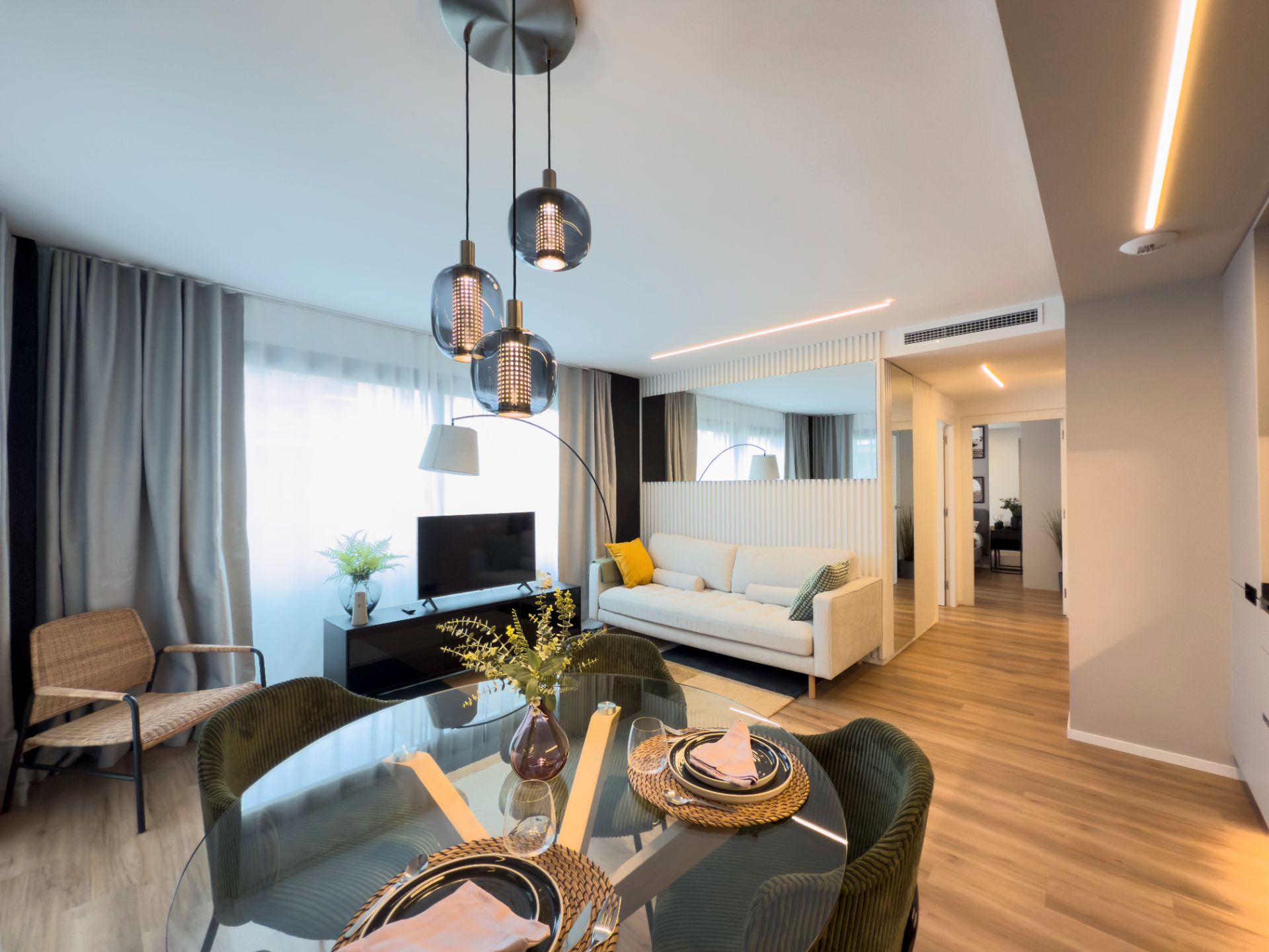 Living room of Flat for sale in Cerdanyola del Vallès  with Air Conditioner, Heating and Parquet flooring
