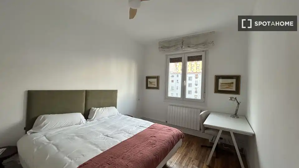 Schlafzimmer von Wohnung zur untervermieten in Bilbao  mit Klimaanlage, Terrasse und Möbliert