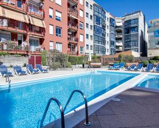 Swimming pool of Flat for sale in  Barcelona Capital  with Heating, Parquet flooring and Terrace