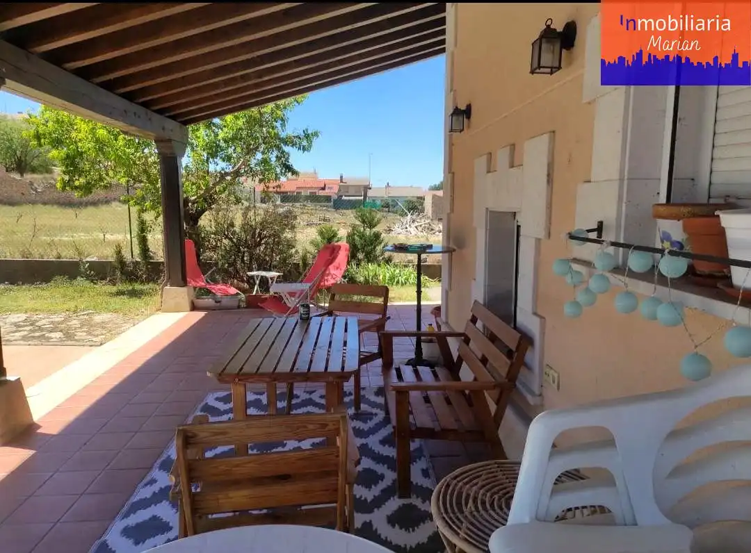 Terrassa de Casa o xalet en venda en Milagros amb Calefacció, Jardí privat i Terrassa