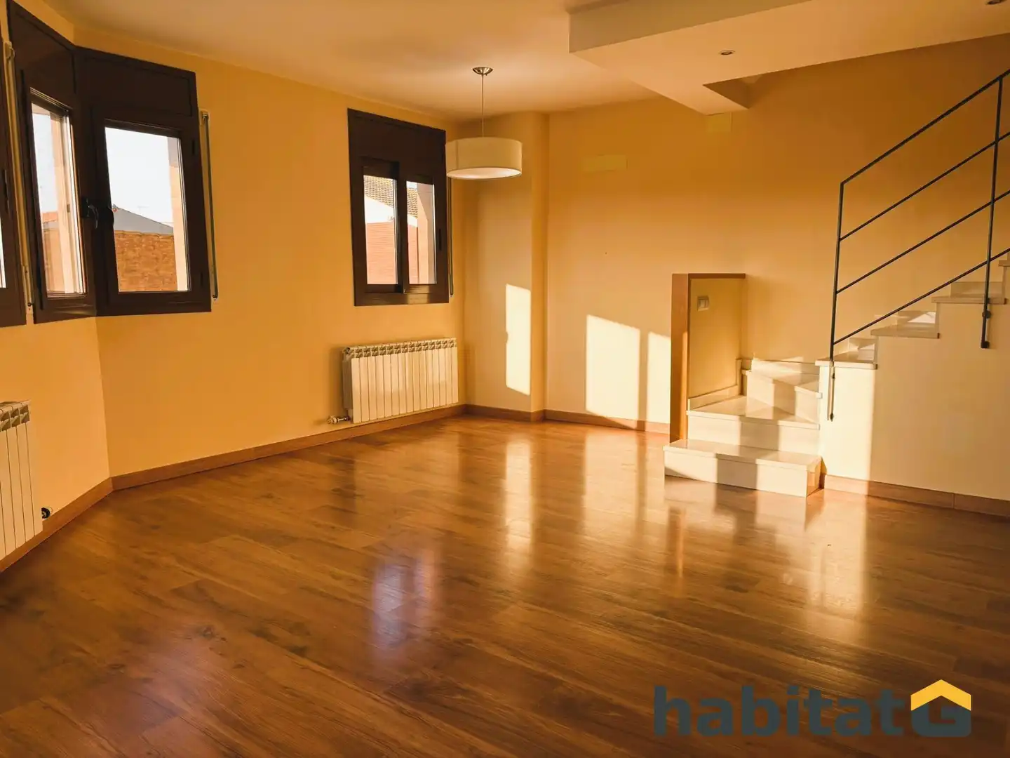 Sala de estar de Casa adosada en venta en El Palau d'Anglesola con Calefacción, Terraza y Trastero
