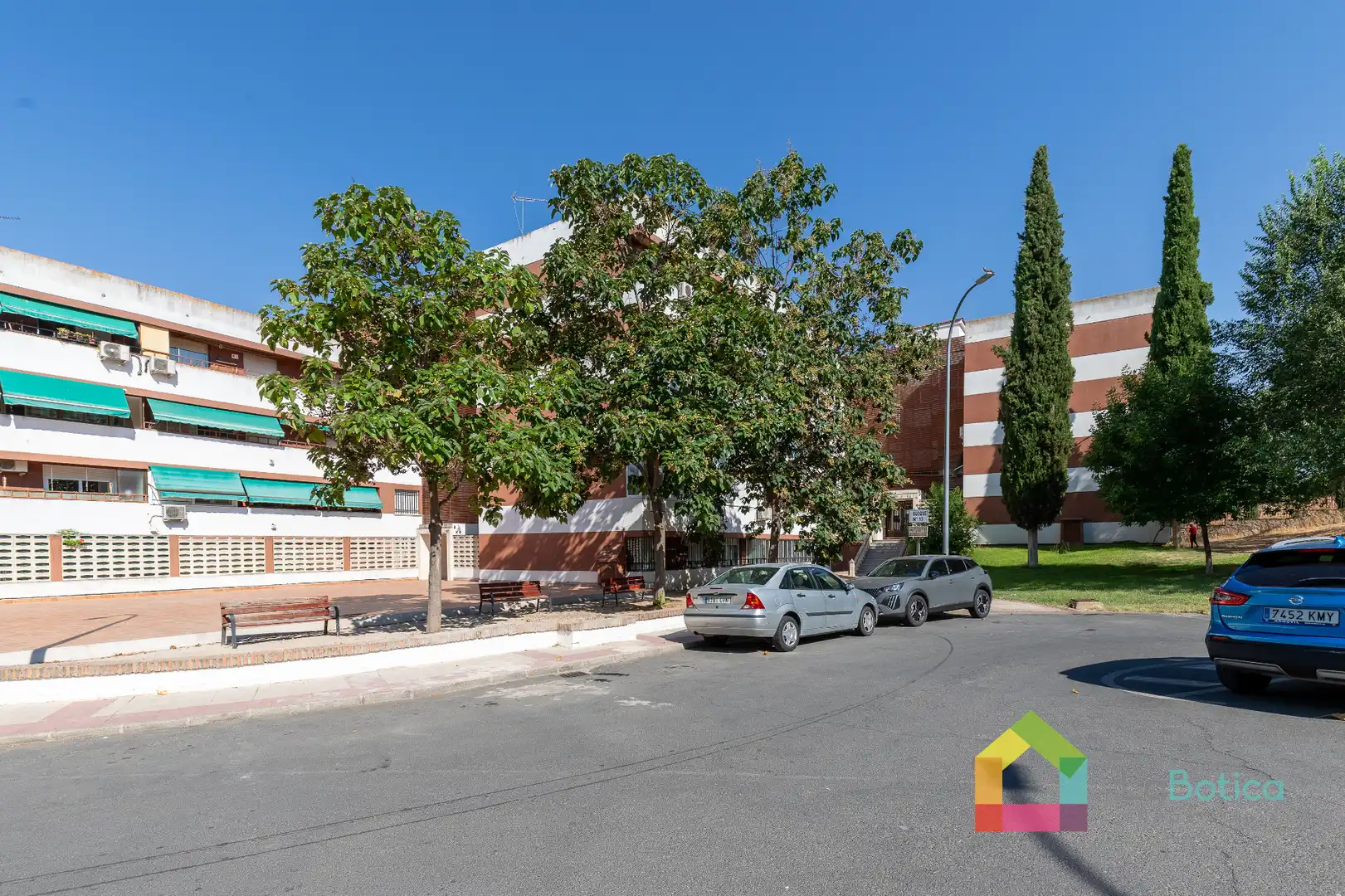 Vista exterior de Piso en venta en Olías del Rey con Aire acondicionado, Calefacción y Piscina comunitaria