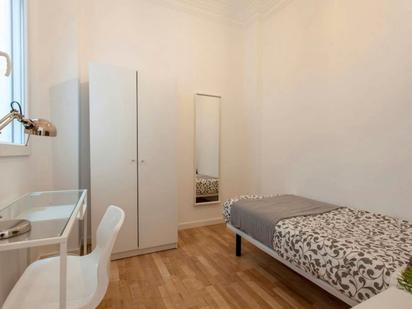 Bedroom of Flat to share in  Valencia Capital  with Furnished, Washing machine and TV