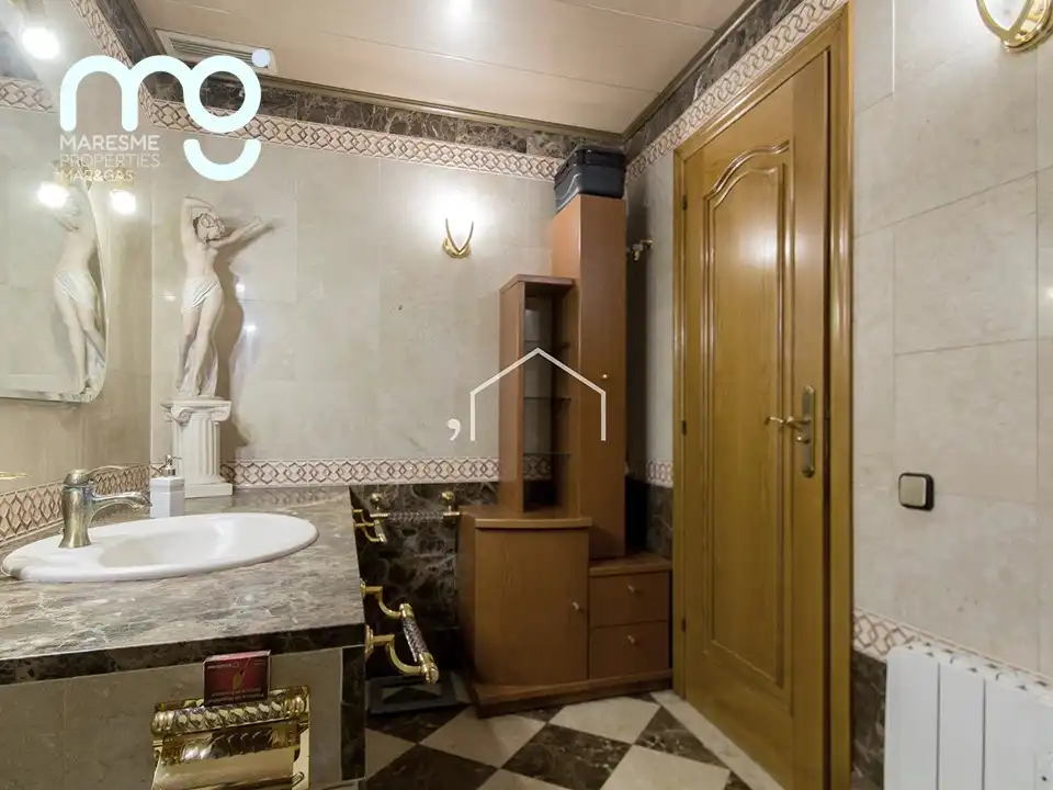Baño de Ático en venta en Barcelona con Aire acondicionado, Calefacción y Jardín privado
