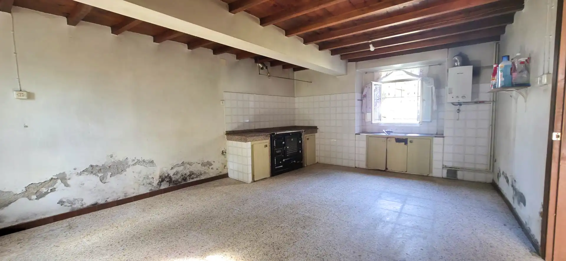 Cuina de Finca rústica en venda en Cerdido amb Jardí privat i Traster