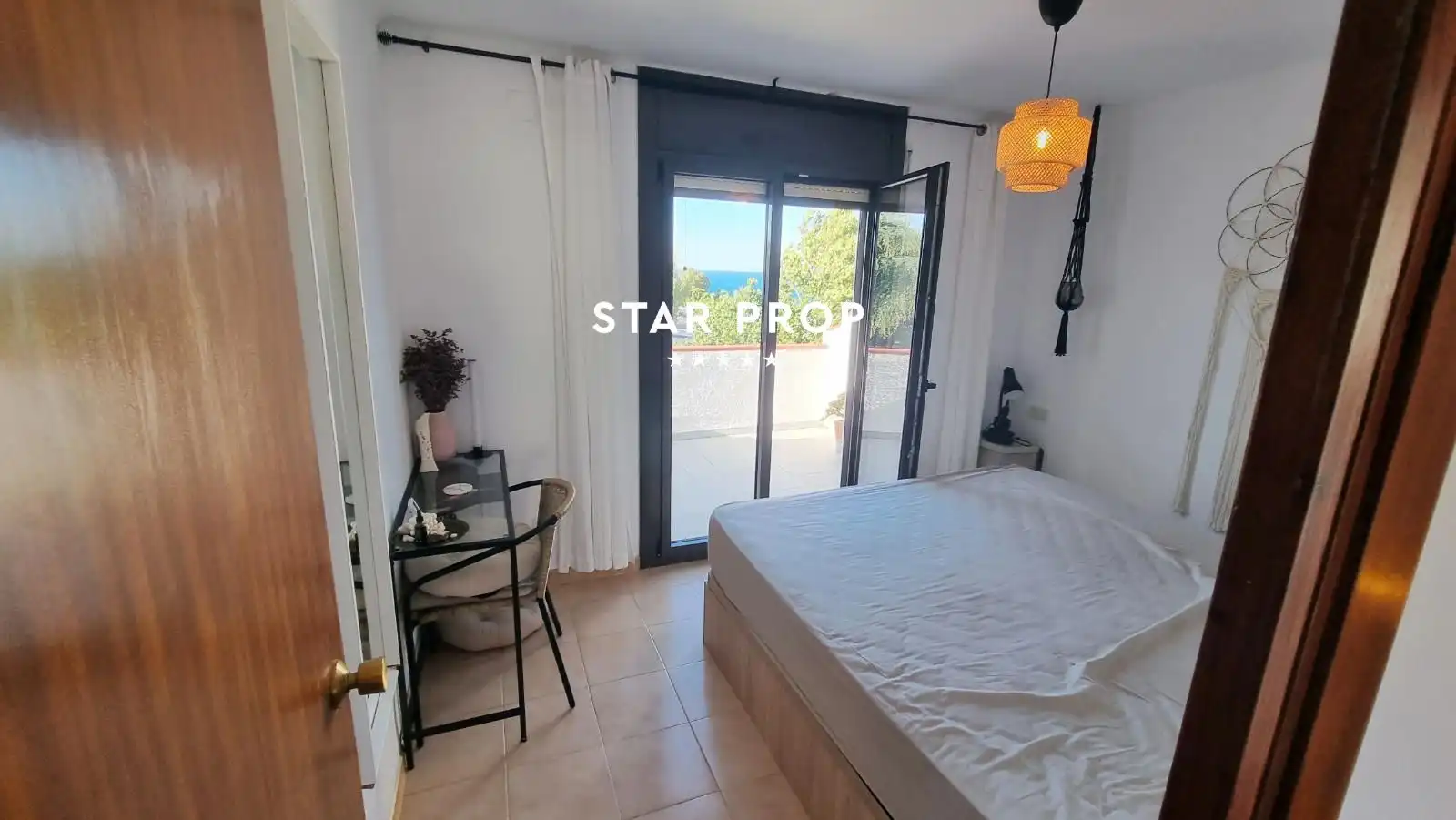 Habitación de Casa adosada en venta en Llançà con Terraza, Trastero y Amueblado