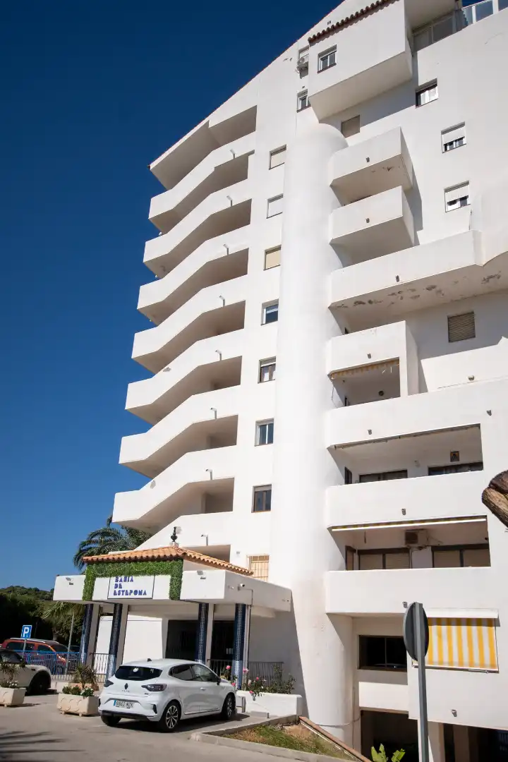 Vista exterior de Pis en venda en Estepona amb Aire condicionat, Calefacció i Terrassa