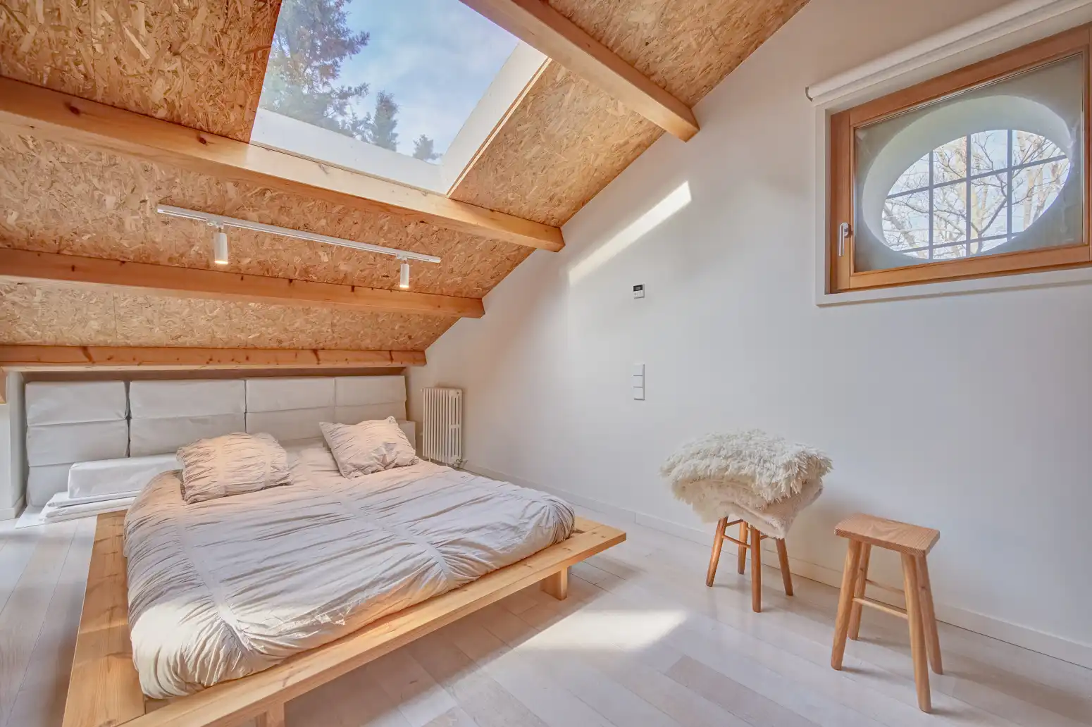 Habitación de Casa adosada en venta en  Pamplona / Iruña con Calefacción, Jardín privado y Parquet