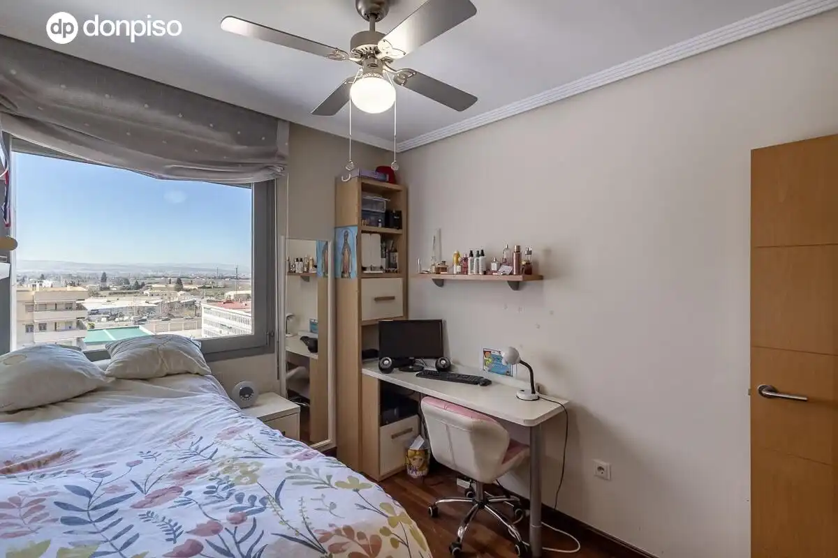 Bedroom of Flat for sale in Granada  with Air Conditioner and Heating