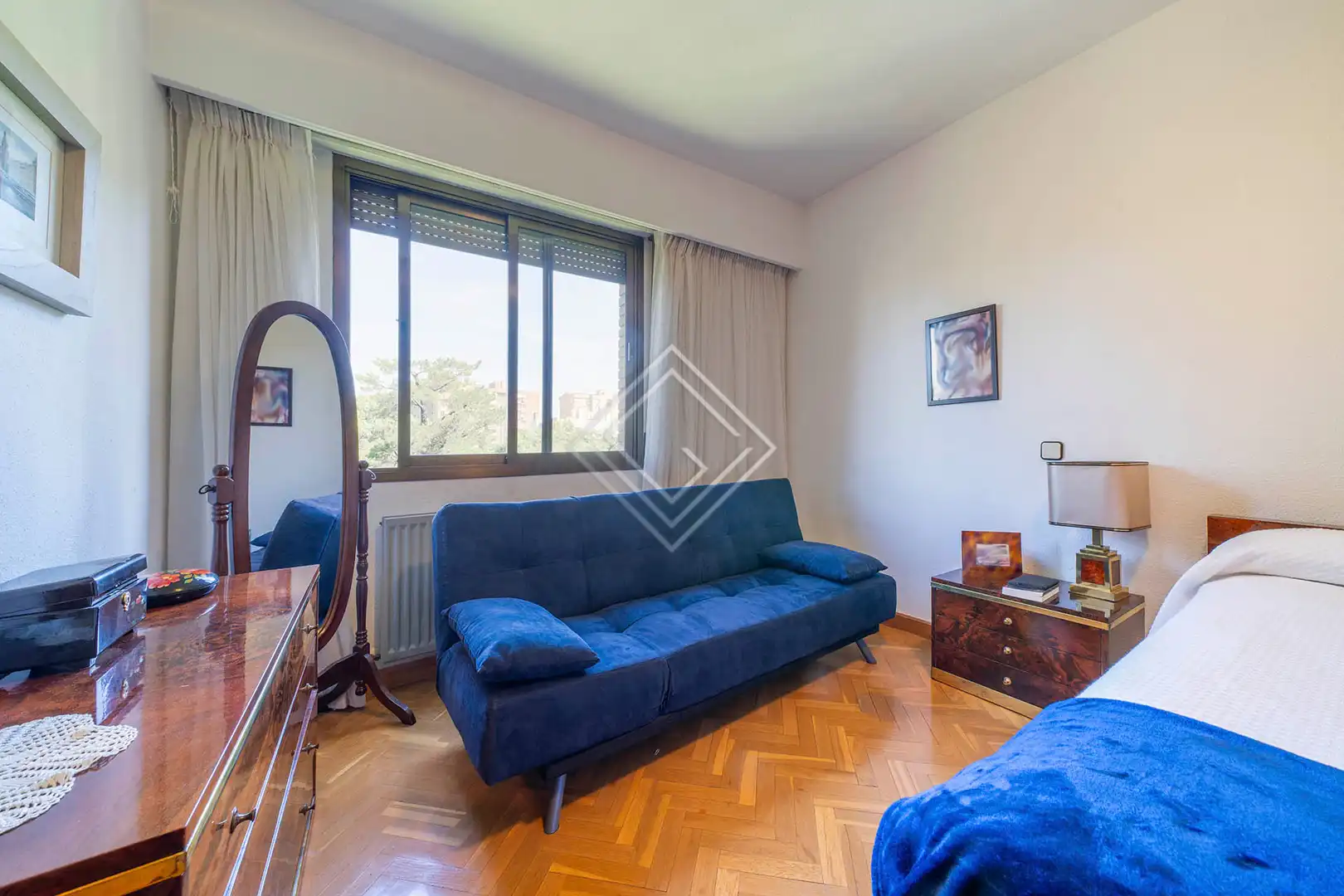 Habitación de Piso en venta en Madrid con Jardín privado, Terraza y Piscina comunitaria