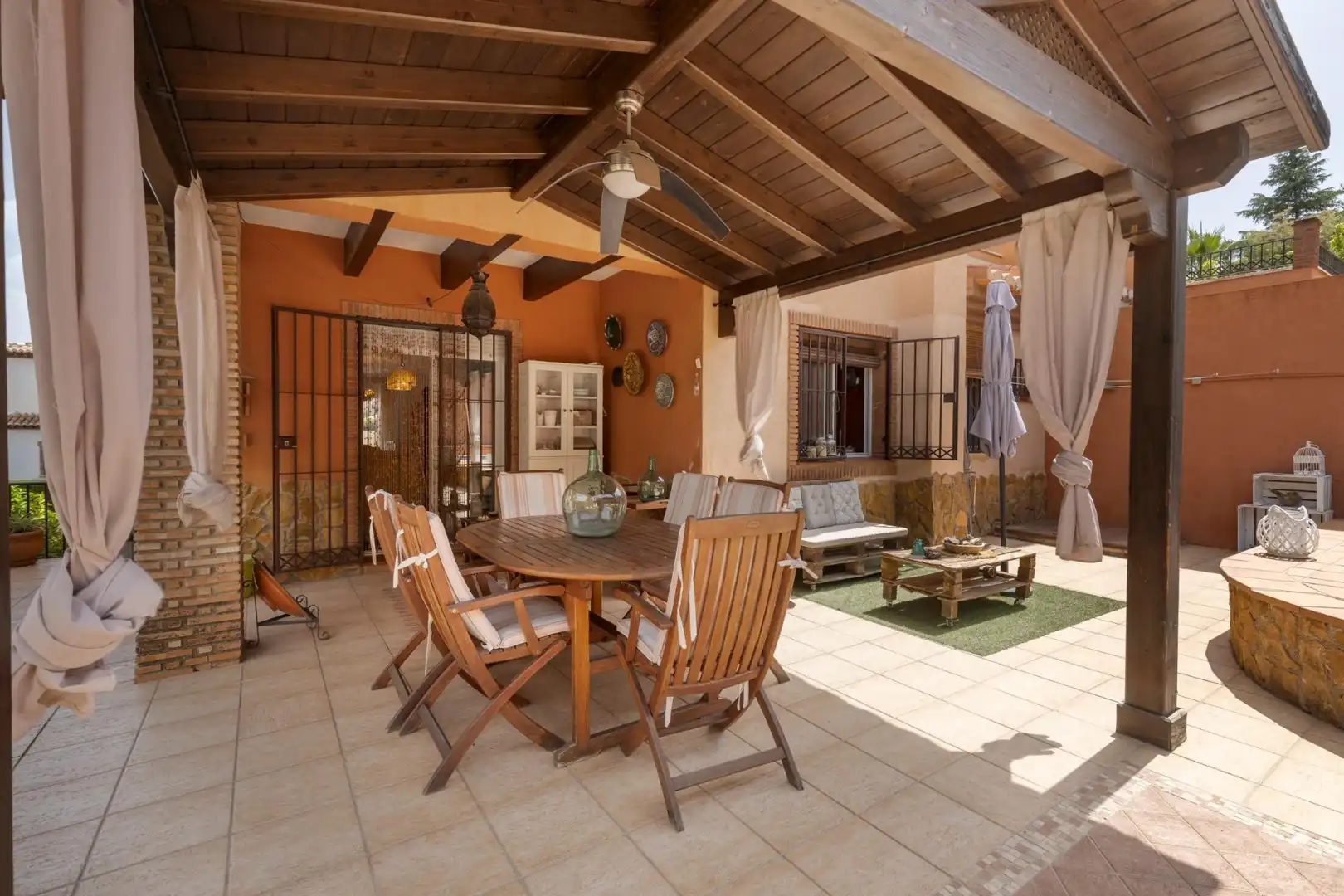 Terrassa de Casa o xalet en venda en La Zubia amb Calefacció, Jardí privat i Terrassa