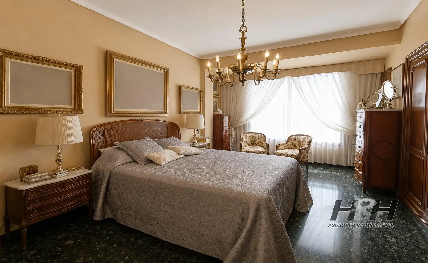 Habitación de Piso en venta en Valencia con Aire acondicionado, Calefacción y Balcón