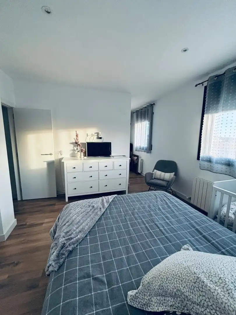 Habitación de Casa adosada en venta en Castellet i la Gornal con Aire acondicionado, Calefacción y Piscina