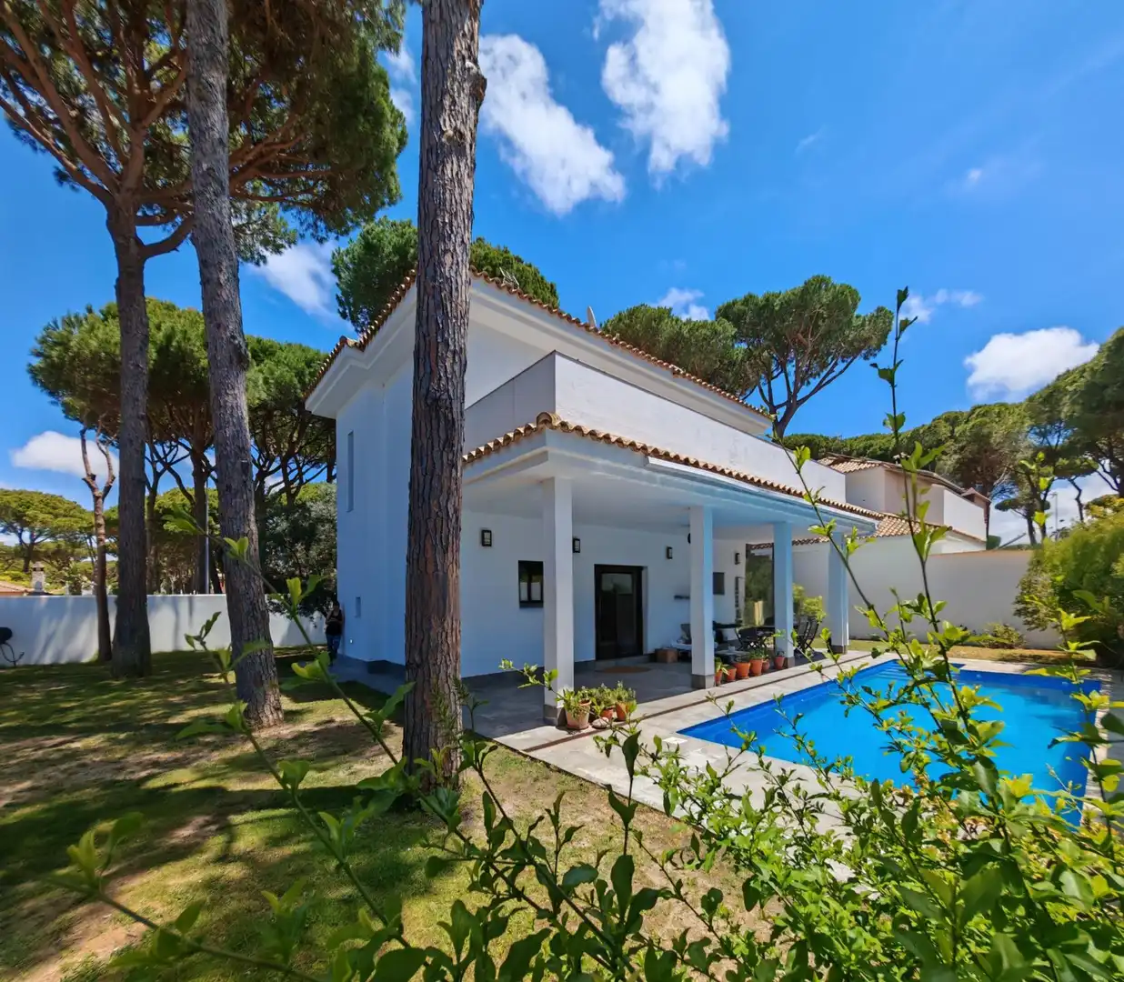 Vista exterior de Casa o chalet en venta en Chiclana de la Frontera con Aire acondicionado, Jardín privado y Terraza