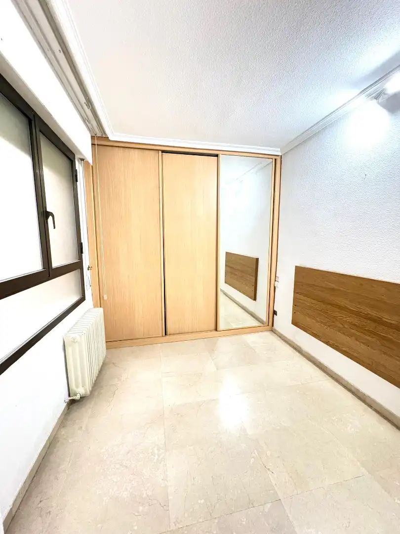 Bedroom of Flat for sale in Madrid  with Air Conditioner and Heating