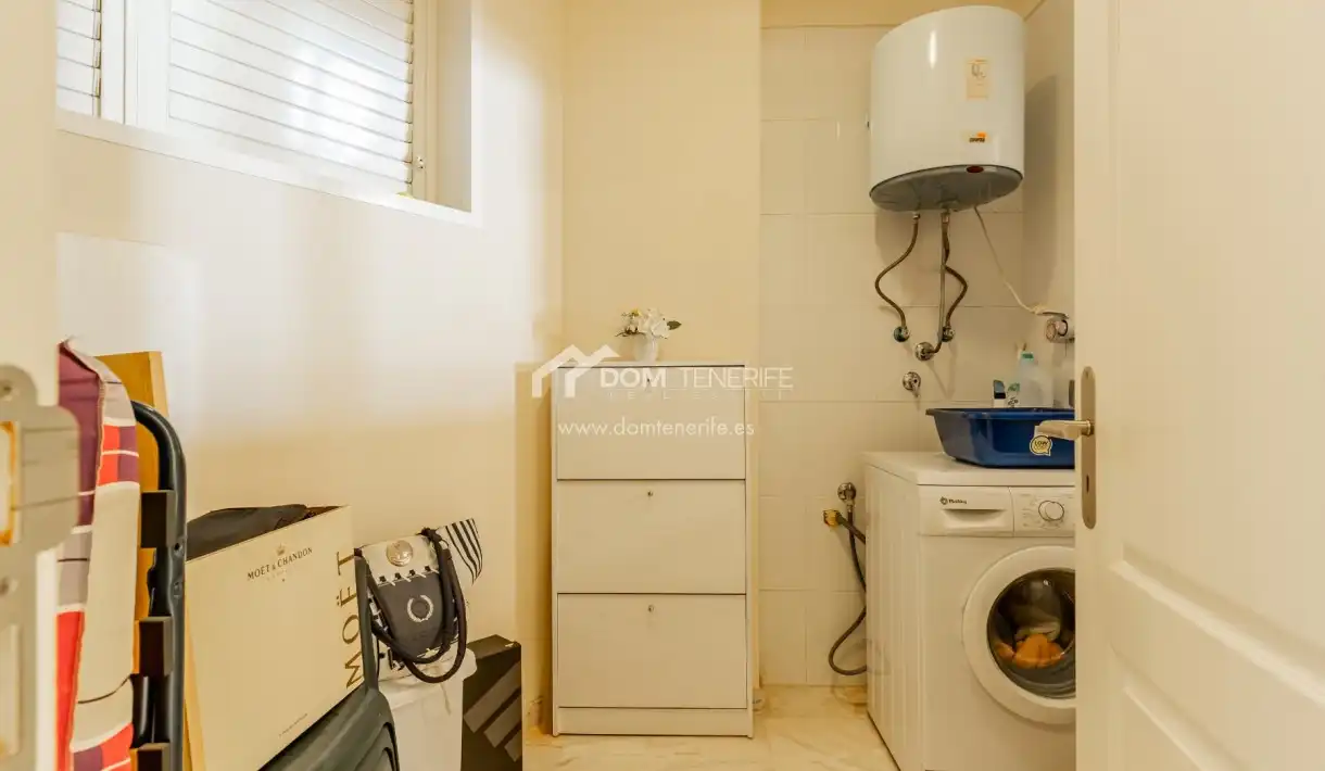 Wohnung zum Verkauf in Santiago del Teide mit Terrasse, Abstellraum und Schwimmbad
