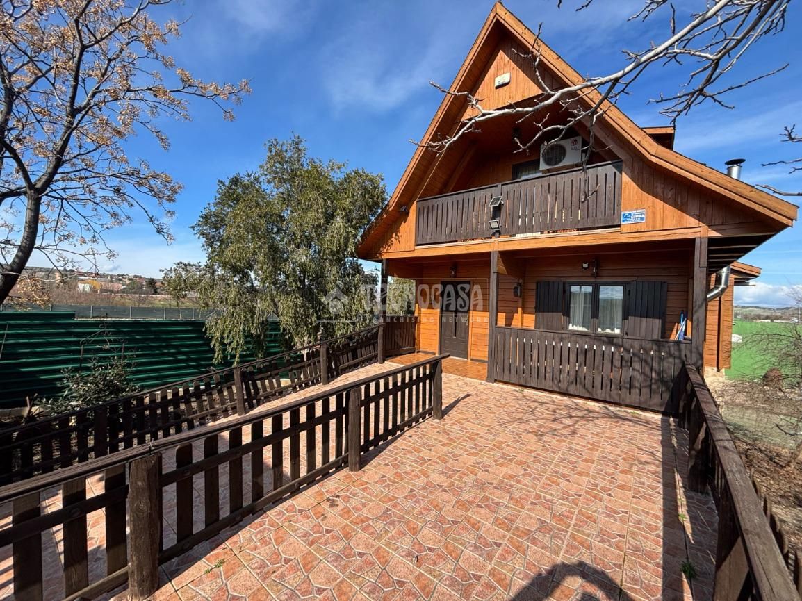 Exterior view of House or chalet for sale in Alcaudete de la Jara  with Heating, Private garden and Furnished