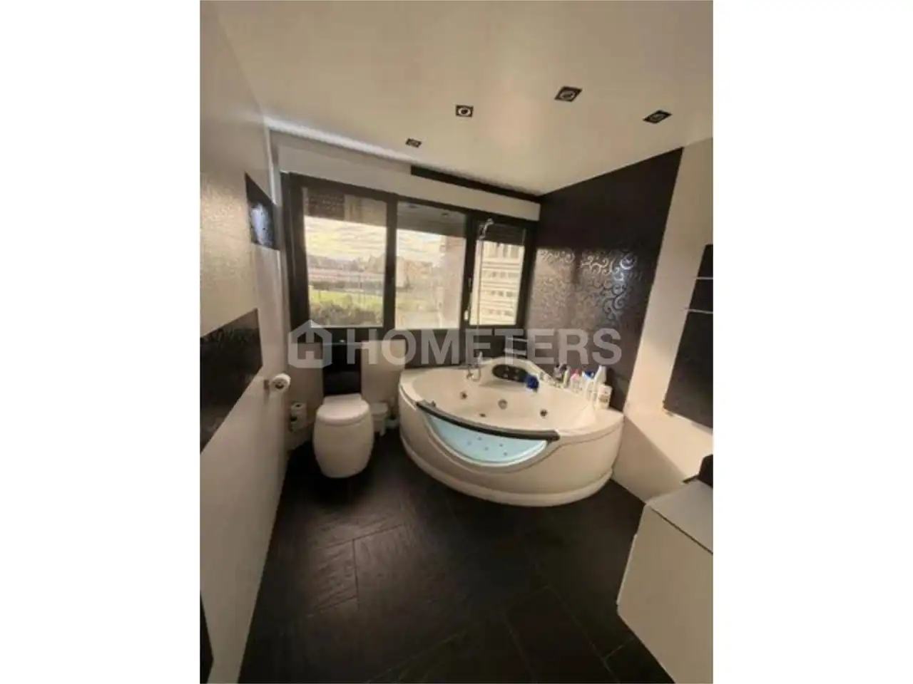 Baño de Piso en venta en Donostia - San Sebastián  con Aire acondicionado y Jacuzzi