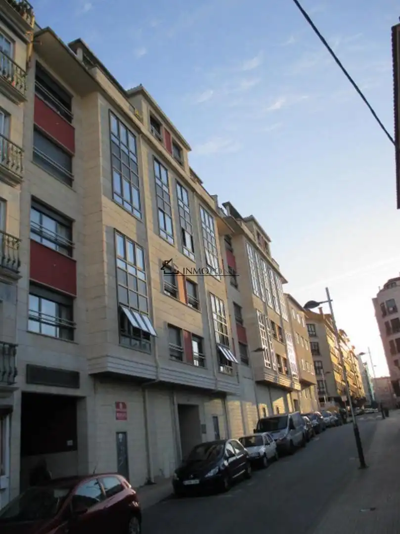 Vista exterior de Local en venta en Pontevedra Capital 