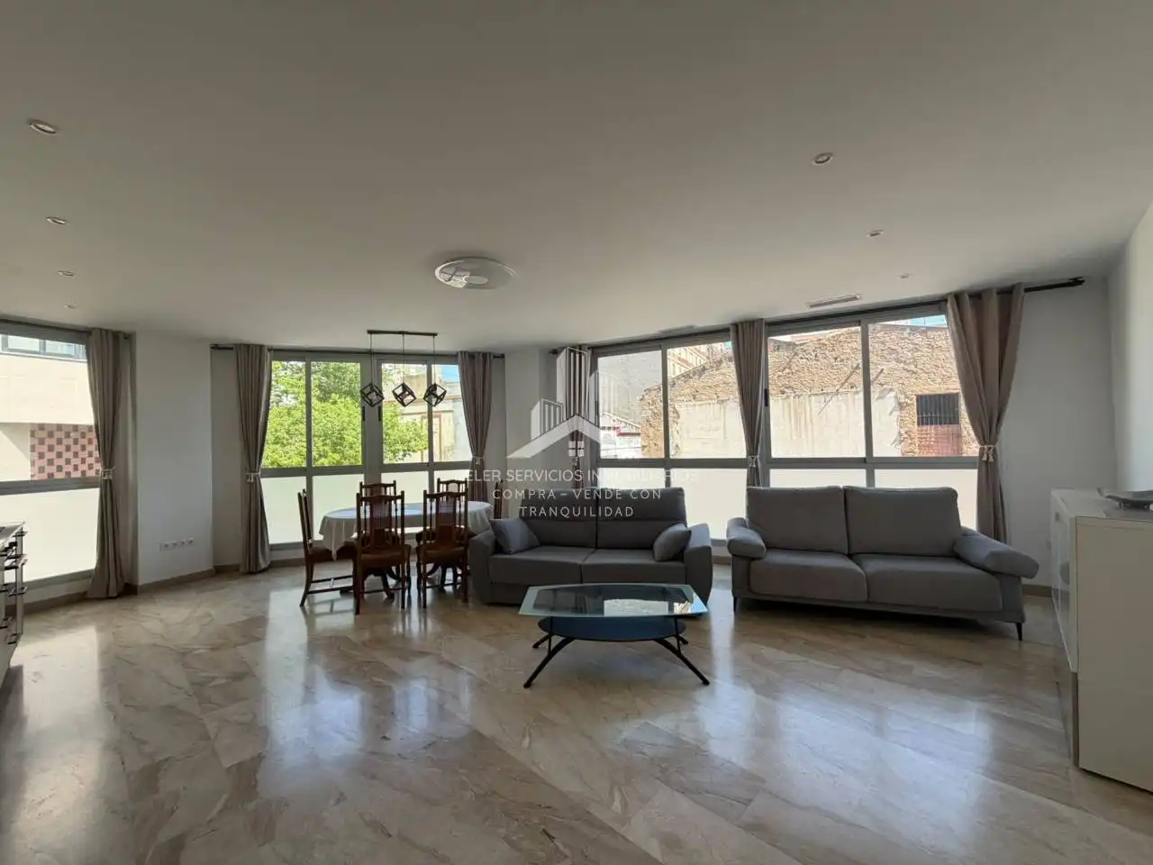Sala d'estar de Pis en venda en Castellón de la Plana / Castelló de la Plana amb Aire condicionat, Calefacció i Alarma