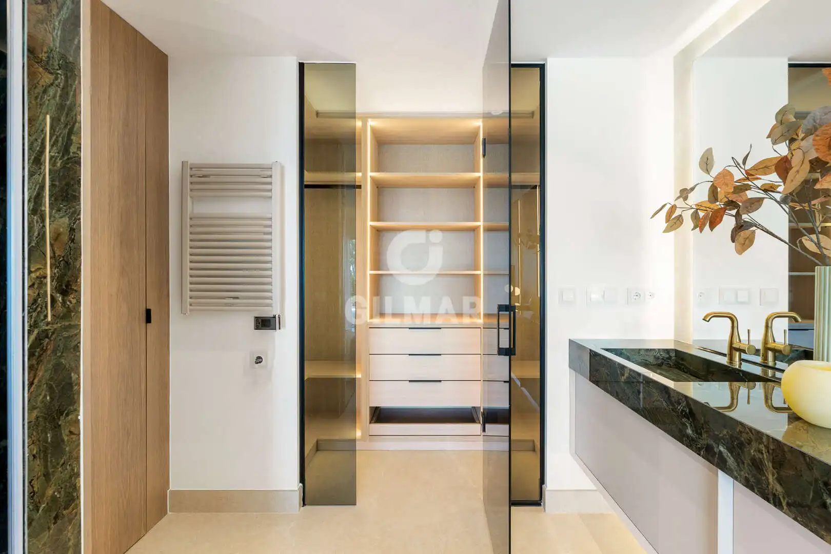 Badezimmer von Wohnung zum Verkauf in Estepona mit Schwimmbad und Balkon