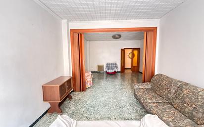 Living room of Flat for sale in Carlet  with Terrace, Storage room and Oven