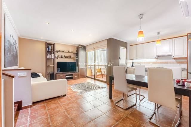 Casa adosada en Venta en El Cano en Los Abrigos