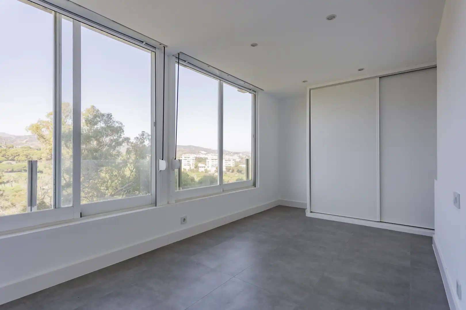 Dormitori de Apartament en venda en Marbella amb Terrassa, Piscina i Internet