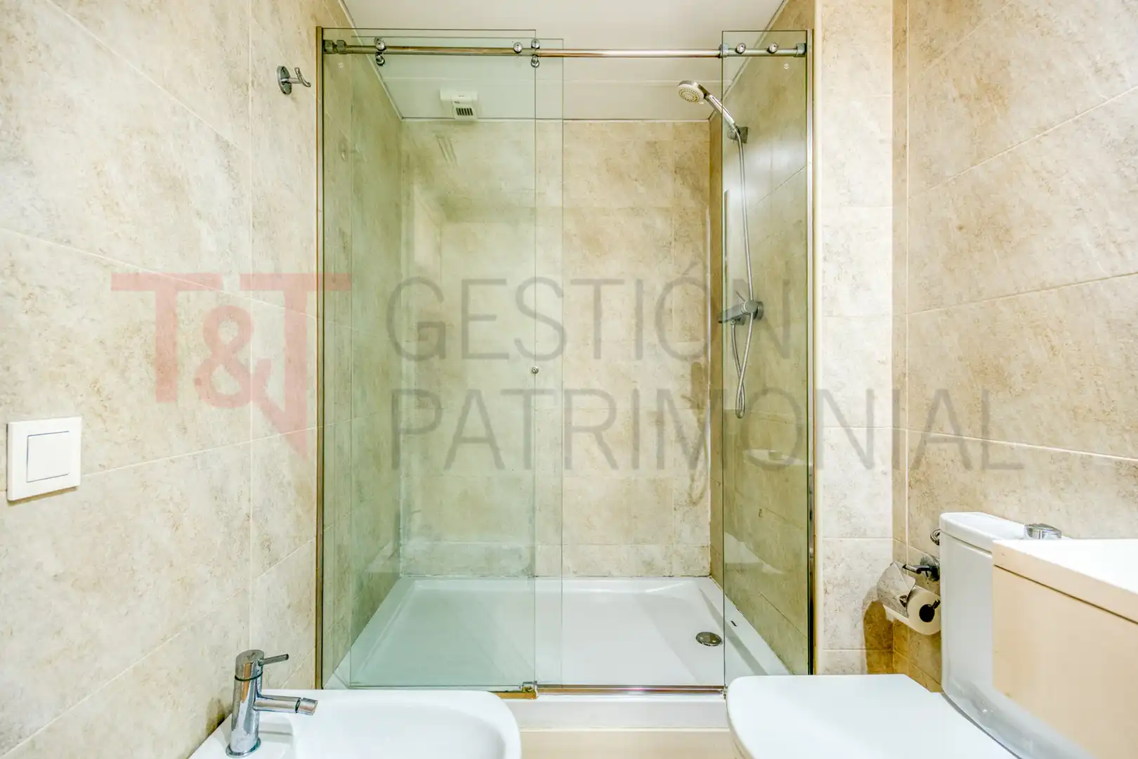Bathroom of Flat for sale in Sabadell  with Air Conditioner, Heating and Terrace