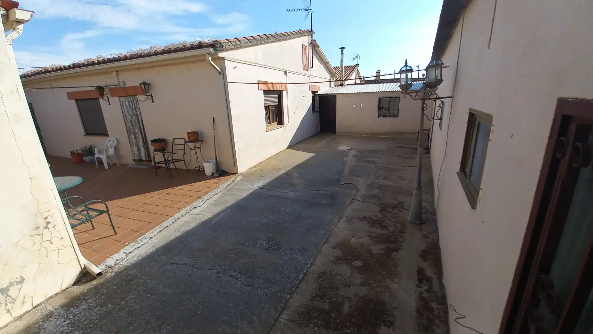 Exterior view of Houses for sale in Moraleja del Vino