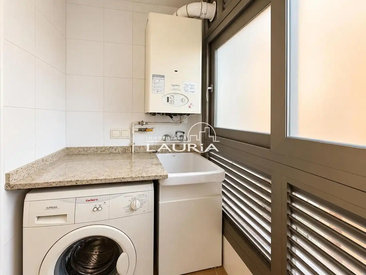 Exterior view of Flat for rent in L'Eixample