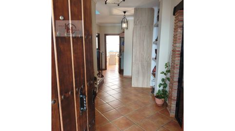 Chalet independiente con piscina, terrazas y amplio semisótano en Álora, imagen 4