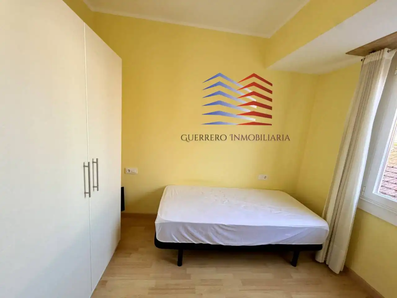 Schlafzimmer von Wohnungen zur Miete in Ourense Capital  mit Heizung, Parkett und Möbliert