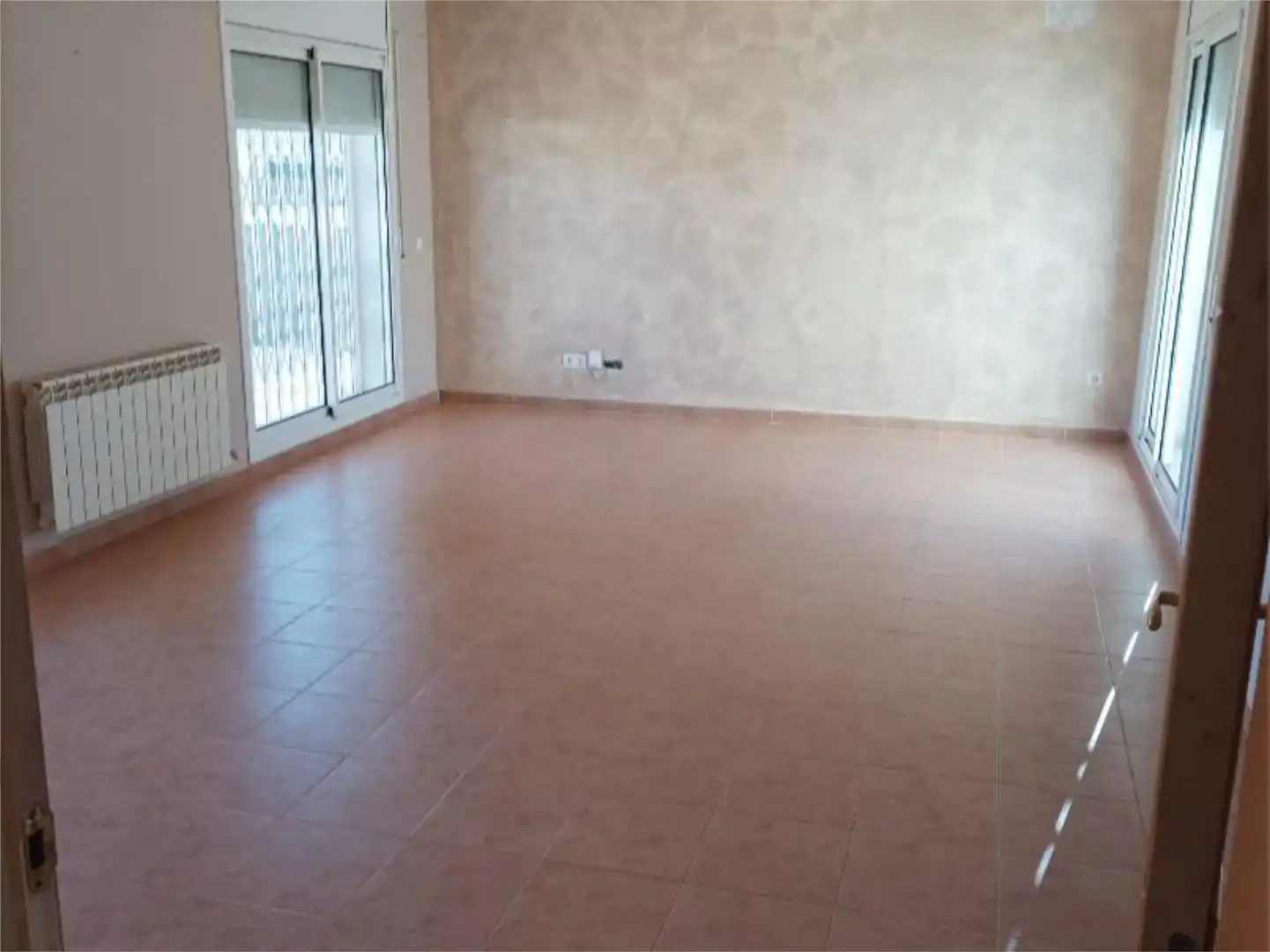 Sala d'estar de Pis en venda en El Vendrell amb Jardí privat, Piscina i Balcó