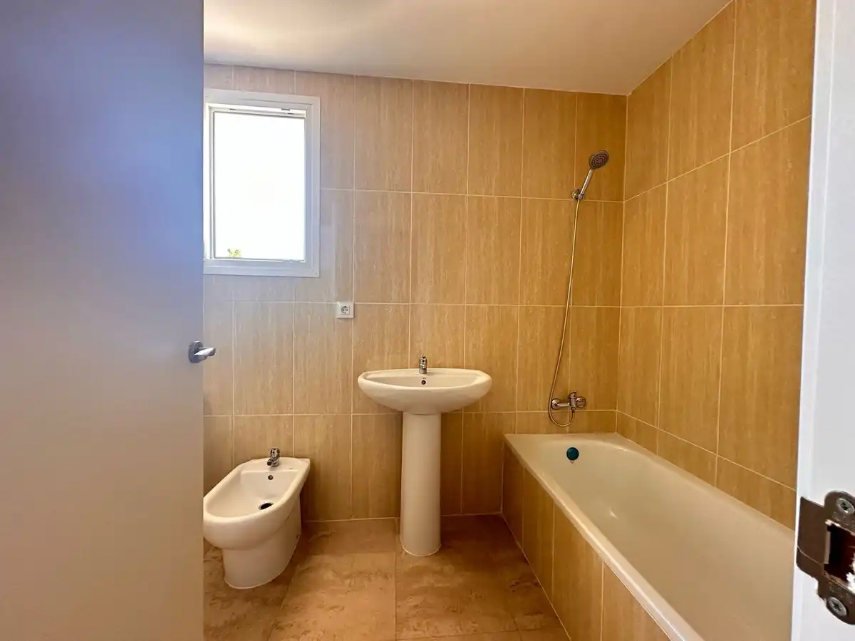 Bany de Apartament en venda en Manilva amb Terrassa i Piscina comunitària