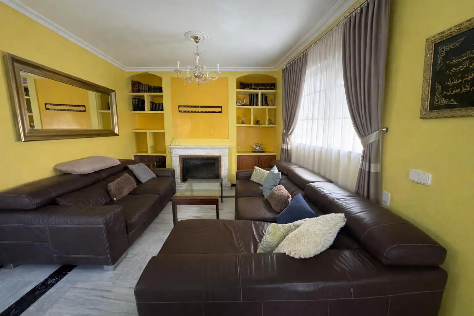 Living room of Houses for sale in Algeciras  with Air Conditioner, Private garden and Terrace