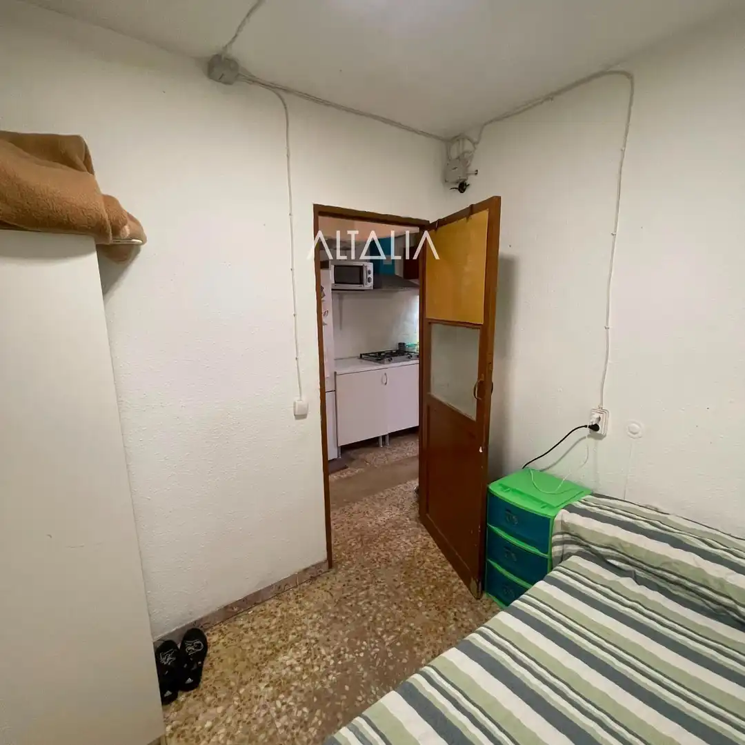Dormitori de Casa adosada en venda en Cuenca amb Terrassa