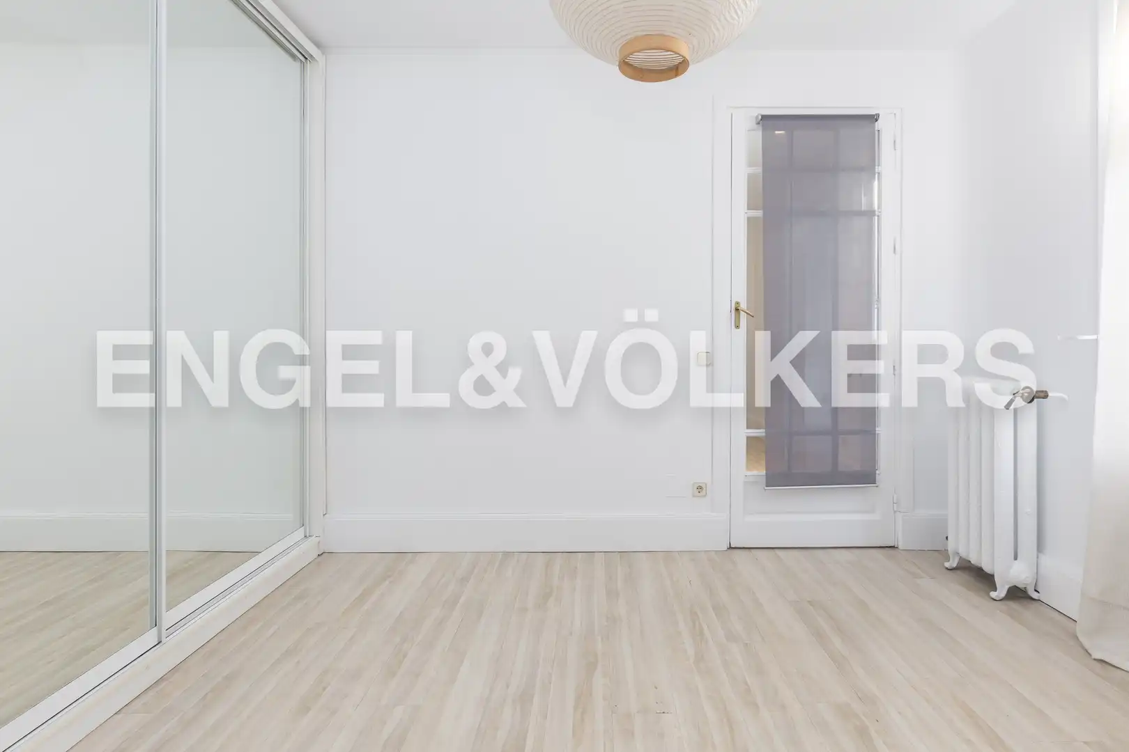 Bedroom of Attic for rent in Madrid  with Air Conditioner, Heating and Parquet flooring