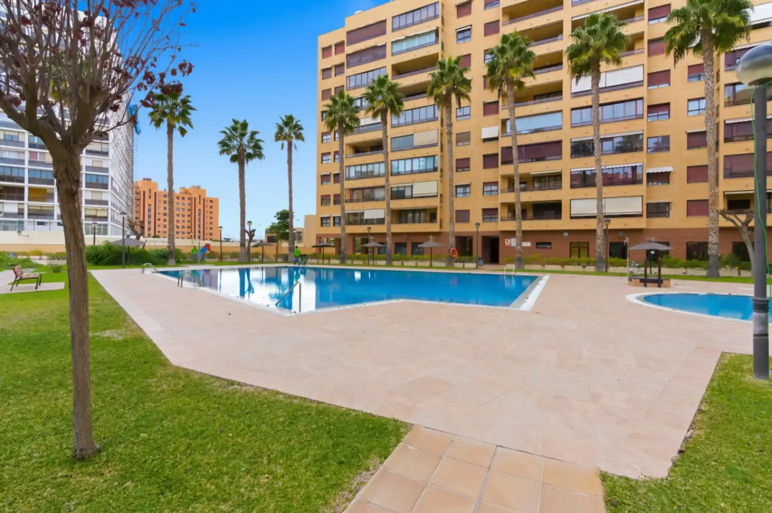 Piscina de Àtic en venda en Alicante / Alacant amb Aire condicionat, Calefacció i Jardí privat