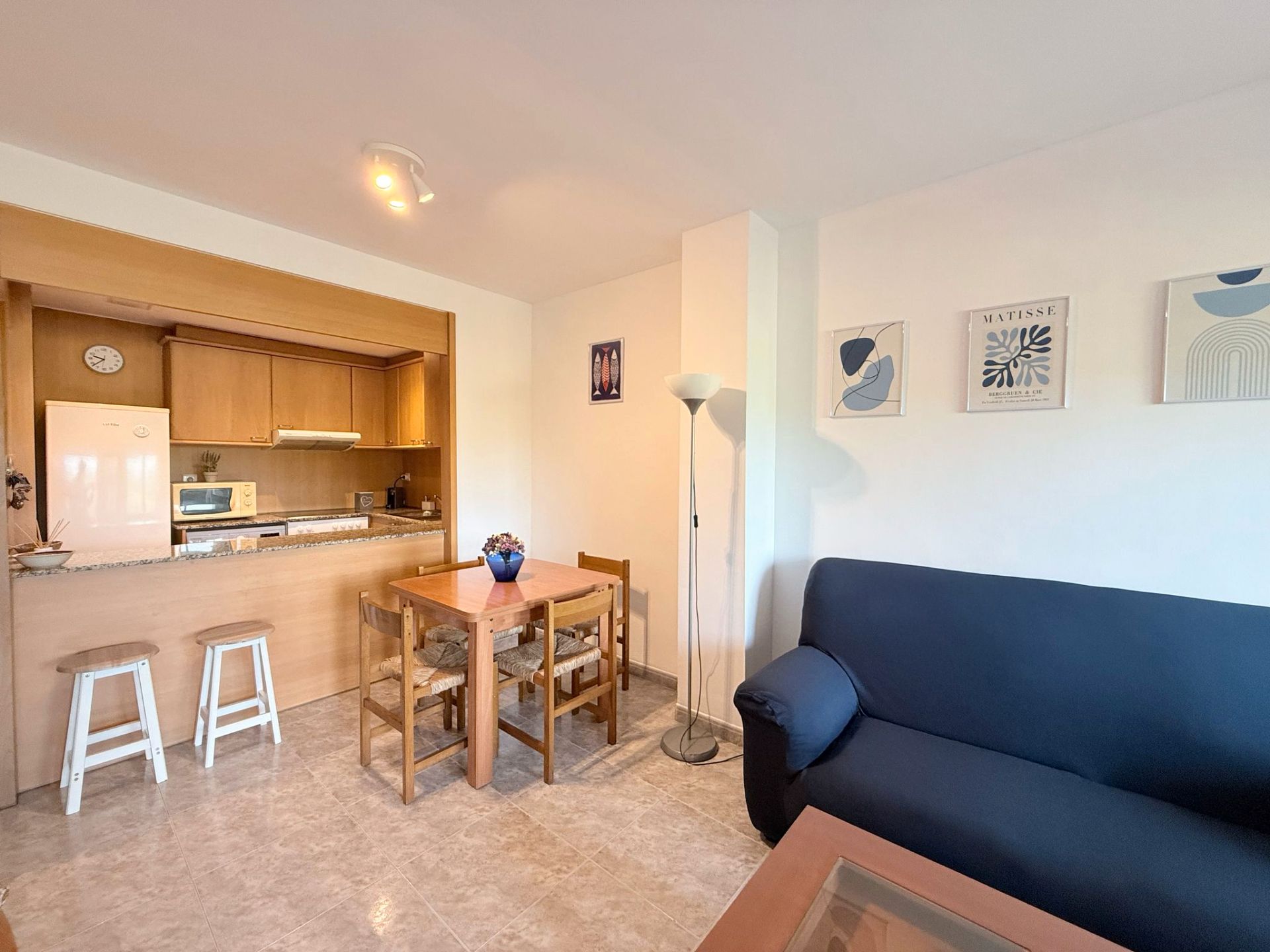 Living room of Apartment to rent in Palamós  with Air Conditioner, Furnished and Community pool