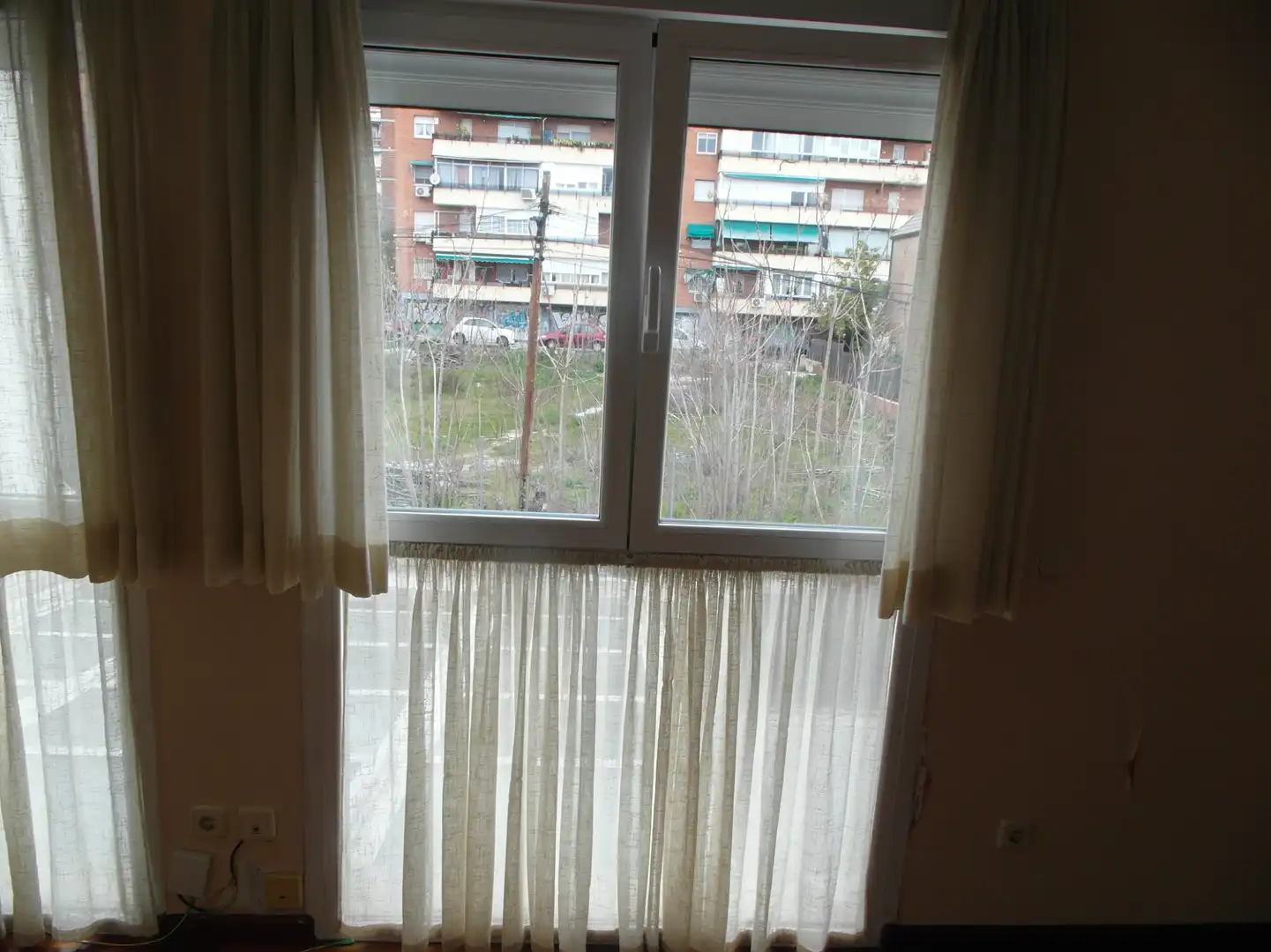 Habitación de Casa adosada en venta en Madrid con Aire acondicionado, Calefacción y Jardín privado