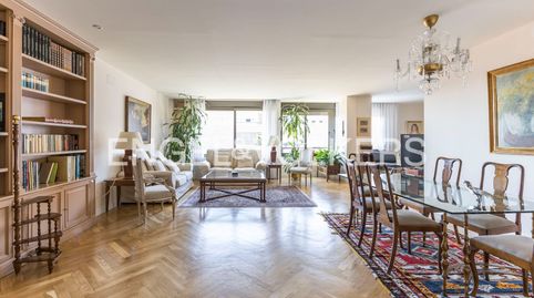 Foto 2 de Piso en venta en Almagro, Madrid Capital