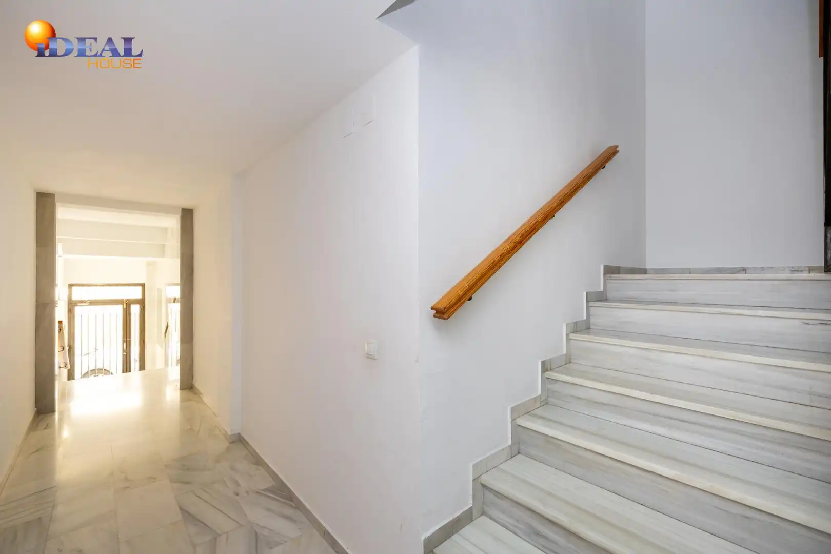 Piso con terraza en venta en Calle GONZALO DE BERCEO, imagen 32