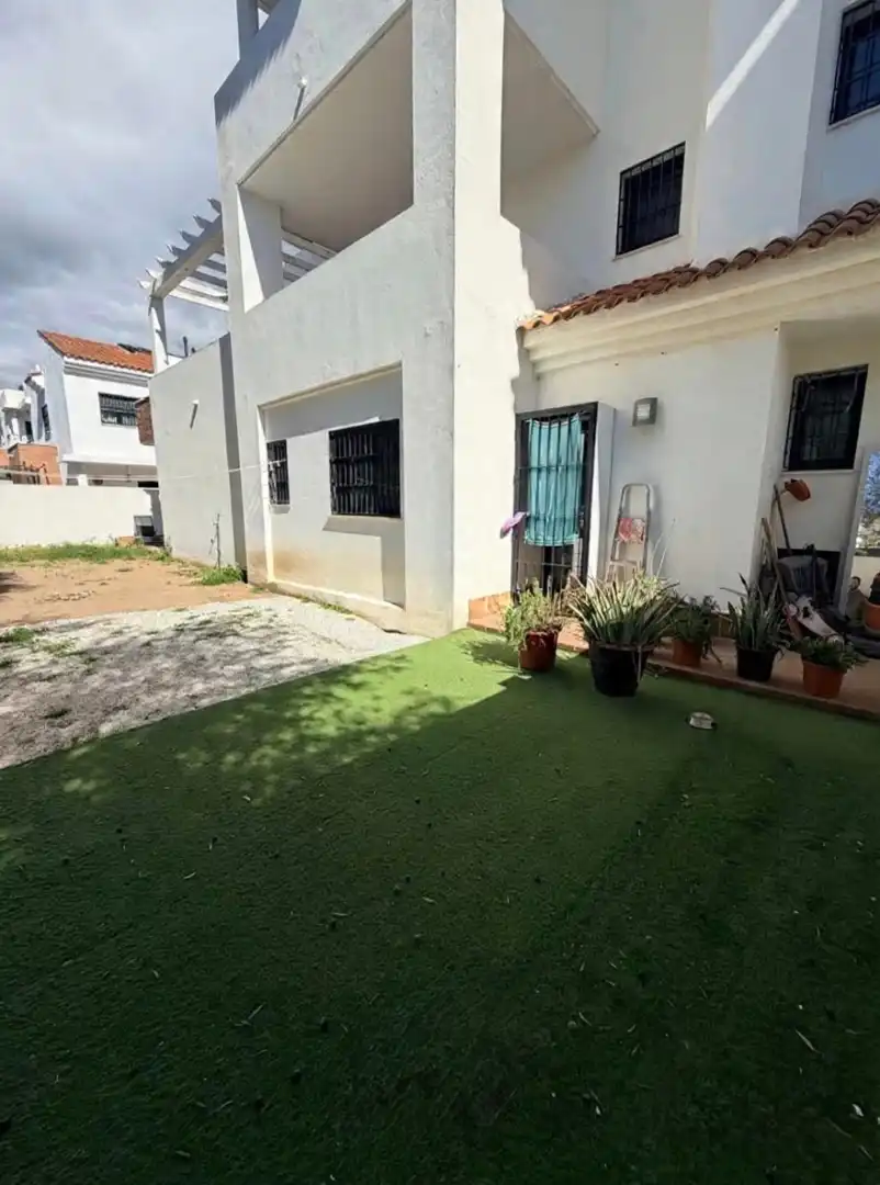 Vista exterior de Piso en venta en Mijas con Aire acondicionado, Jardín privado y Terraza