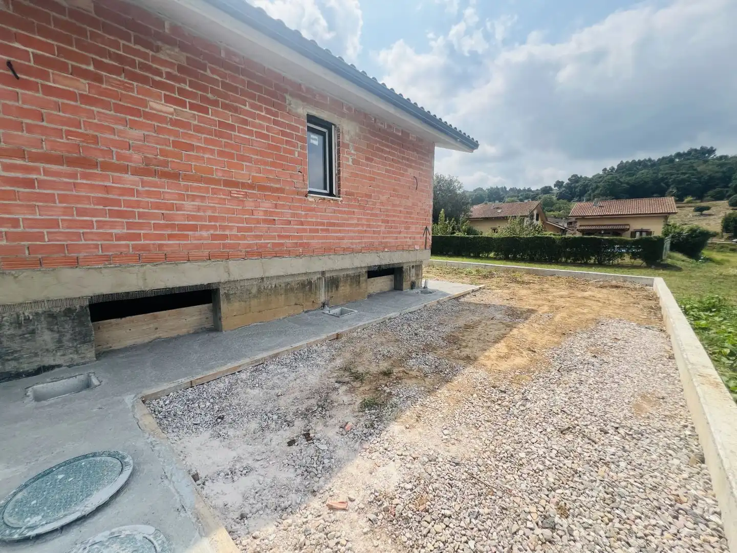 Parkplatz von Haus oder Chalet zum Verkauf in Voto mit Heizung und Abstellraum